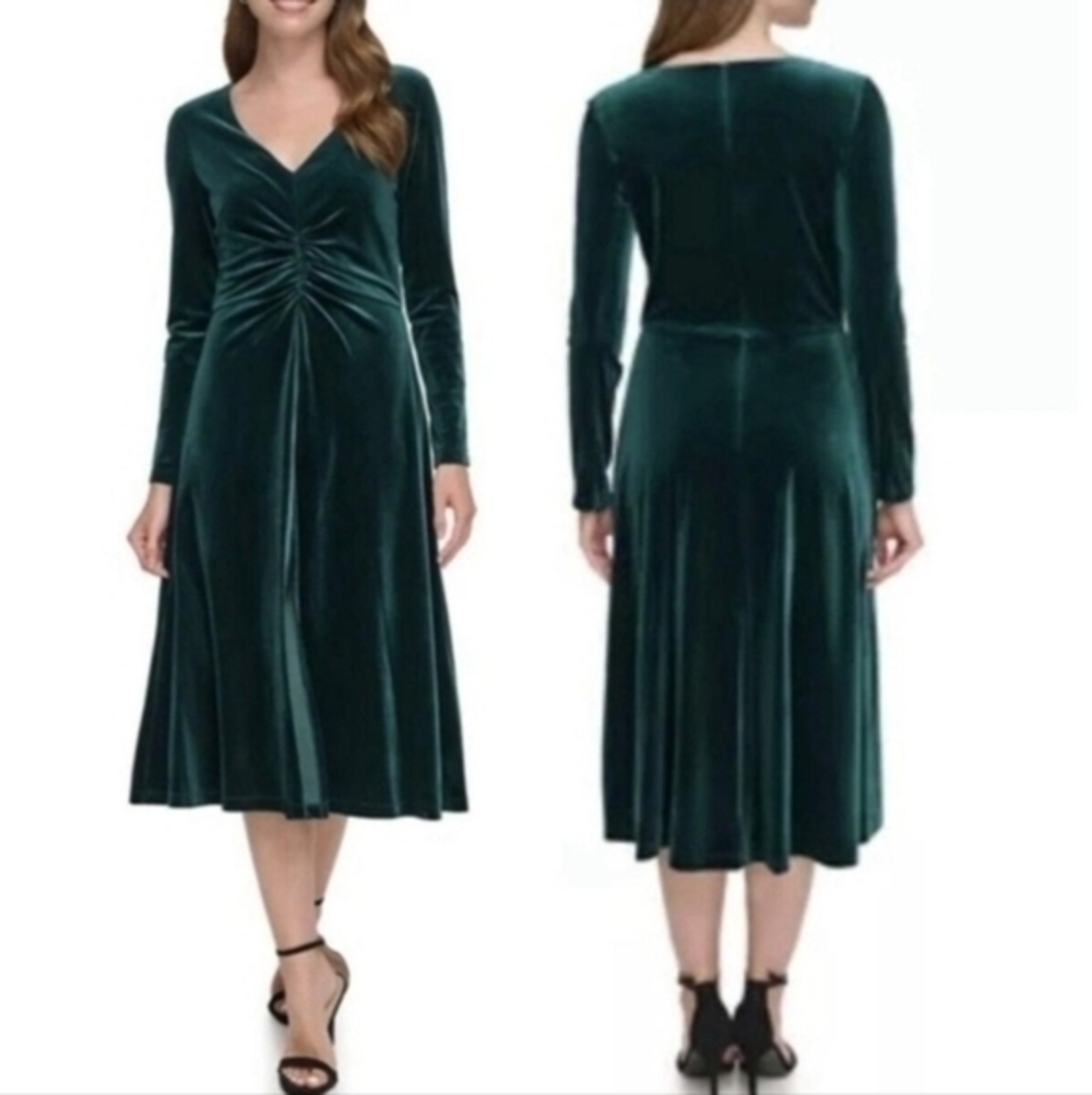 Eliza J. Emerald Green Long Sleeves Velvet Ruched Sheath Dress